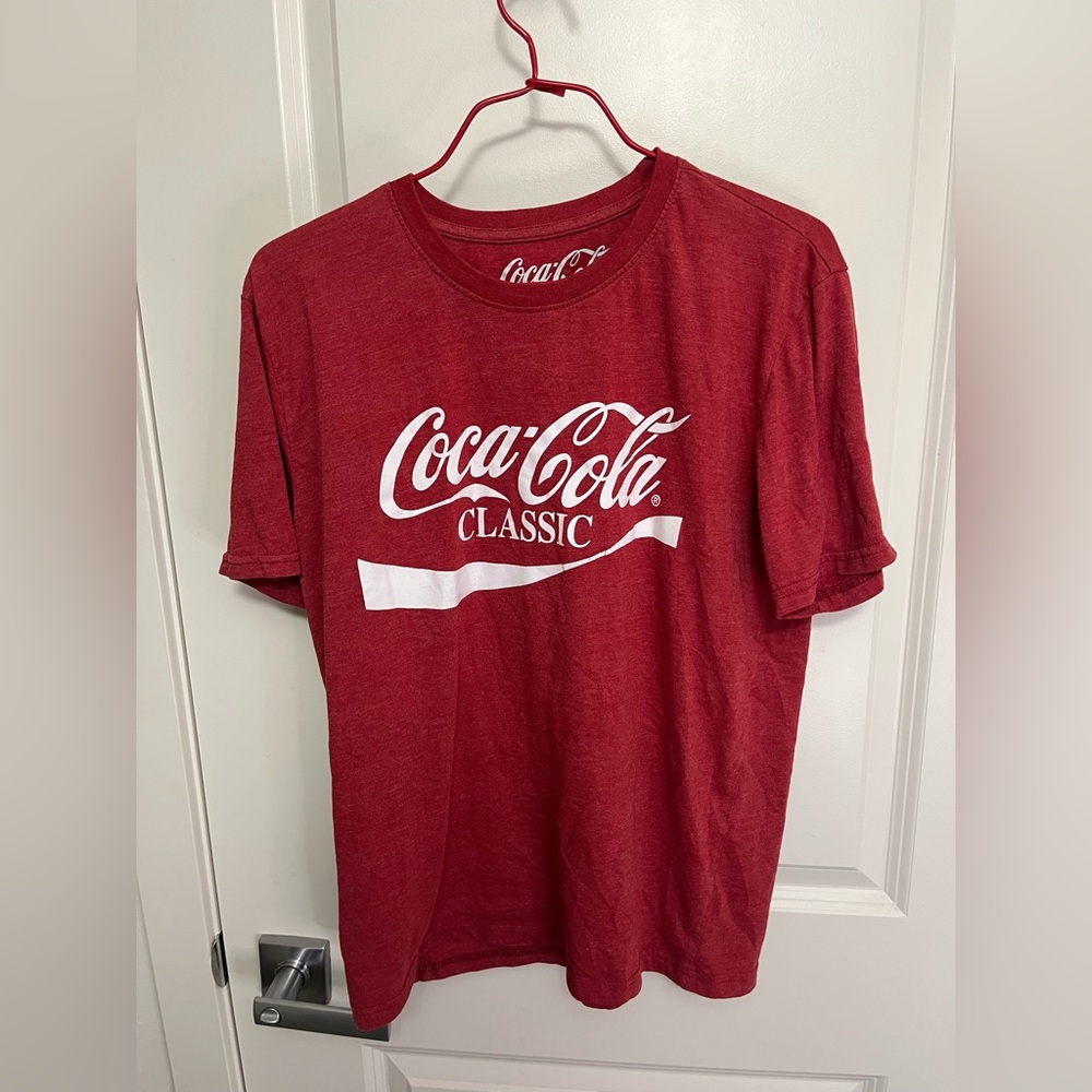 Coca Cola Men's Classic Red Short Sleeve Tee in size M